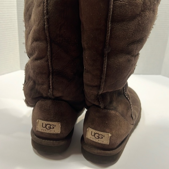 UGG Shoes - AUTHENTIC UGG AUSTRALIA SHEEPSKIN CLASSIC BROWN BOOT WOMEN SZ US 6